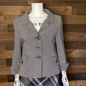 Ann Taylor Black & White 3 Buttons Blazer